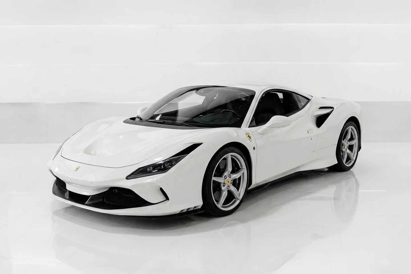 Ferrari F8 in Dubai